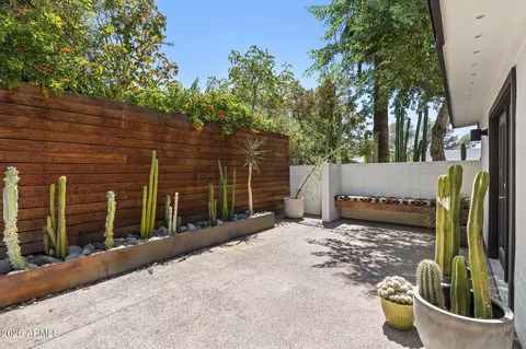 Exterior - 3402 E Sells Dr, Phoenix, AZ 85018 photo 3 of 6