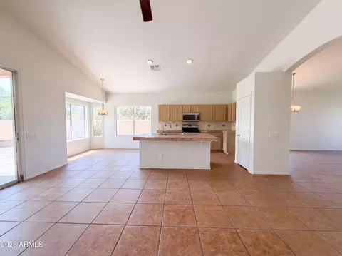 Kitchen - 3549 E Rocky Slope Dr, Phoenix, AZ 85044 photo 1 of 5
