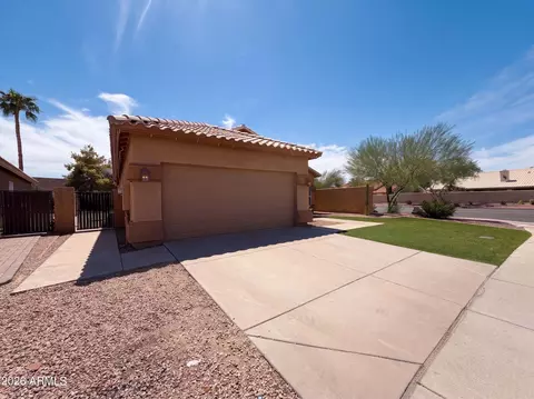 Exterior - 3549 E Rocky Slope Dr, Phoenix, AZ 85044 photo 3 of 7