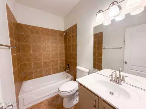 Bath - 3549 E Rocky Slope Dr, Phoenix, AZ 85044 photo 3 of 3