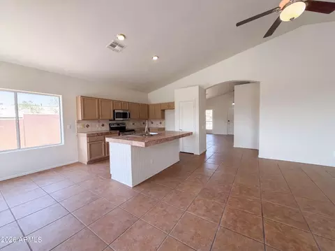 Kitchen - 3549 E Rocky Slope Dr, Phoenix, AZ 85044 photo 2 of 5