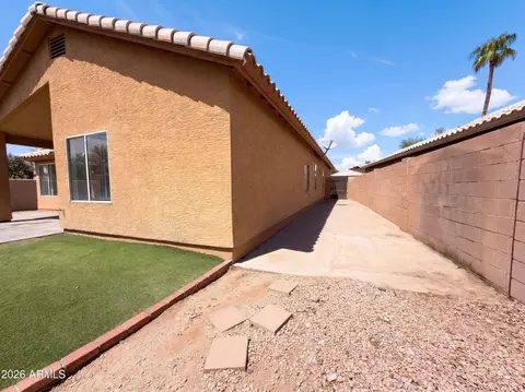 Exterior - 3549 E Rocky Slope Dr, Phoenix, AZ 85044 photo 7 of 7