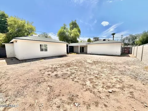Exterior - 5211 N 8th Pl, Phoenix, AZ 85014 photo 2 of 2
