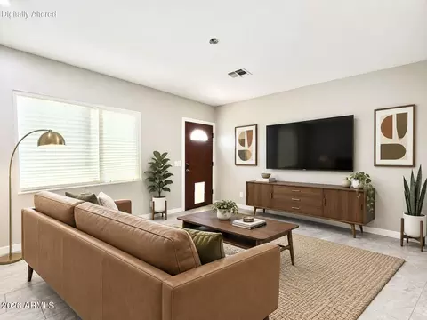 Living - 5211 N 8th Pl, Phoenix, AZ 85014 photo 4 of 4