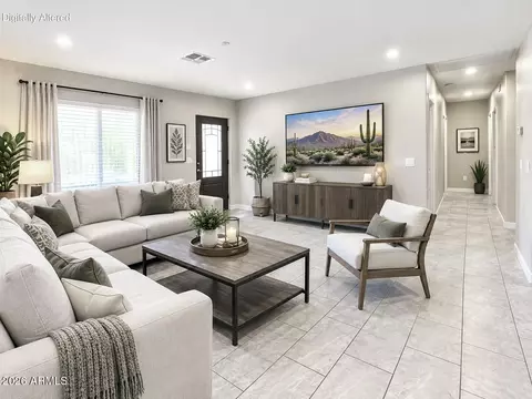 Living - 5211 N 8th Pl, Phoenix, AZ 85014 photo 2 of 4