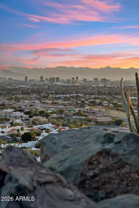 View/Area - 2106 E Kaler Dr, Phoenix, AZ 85016 photo 6 of 6