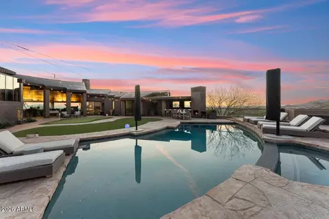 Exterior - 2106 E Kaler Dr, Phoenix, AZ 85016 photo 10 of 14
