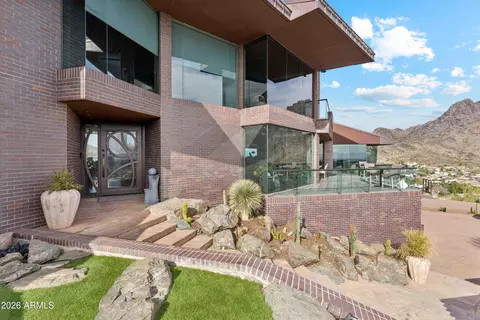 Exterior - 2106 E Kaler Dr, Phoenix, AZ 85016 photo 2 of 14