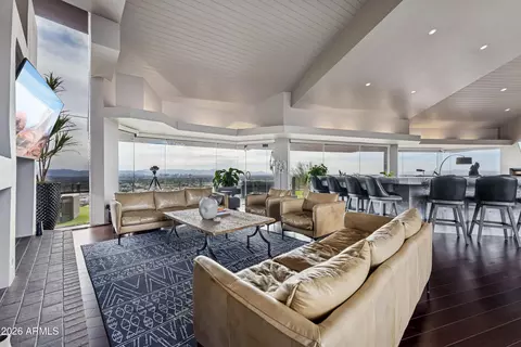 Living - 2106 E Kaler Dr, Phoenix, AZ 85016 photo 1 of 6