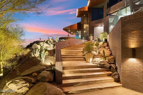 Exterior - 2106 E Kaler Dr, Phoenix, AZ 85016 photo 8 of 14