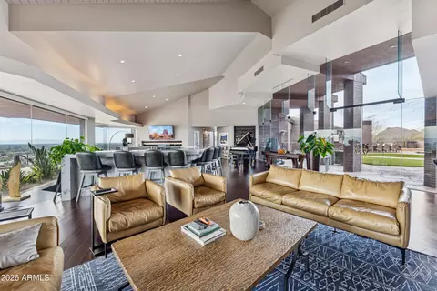 Living - 2106 E Kaler Dr, Phoenix, AZ 85016 photo 4 of 6