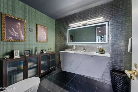 Bath - 2106 E Kaler Dr, Phoenix, AZ 85016 photo 7 of 8