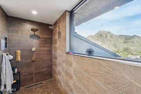 Bath - 2106 E Kaler Dr, Phoenix, AZ 85016 photo 4 of 8