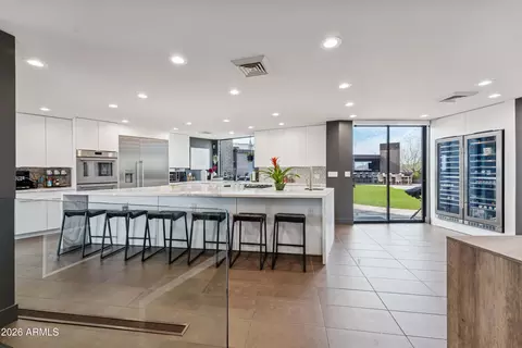 Kitchen - 2106 E Kaler Dr, Phoenix, AZ 85016 photo 2 of 8