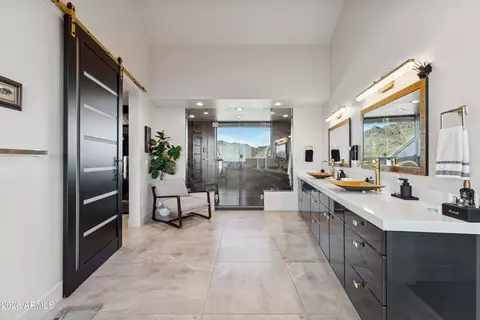 Bath - 2106 E Kaler Dr, Phoenix, AZ 85016 photo 2 of 8