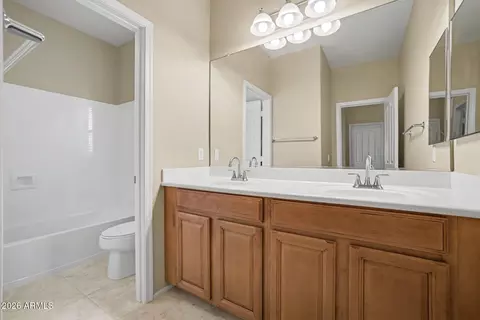 Bath - 2946 E Santa Fe Ln, Gilbert, AZ 85297 photo 1 of 2