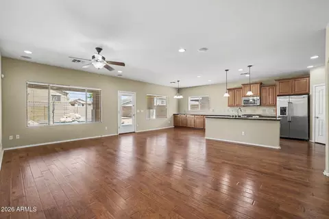 Living - 2946 E Santa Fe Ln, Gilbert, AZ 85297 photo 2 of 7