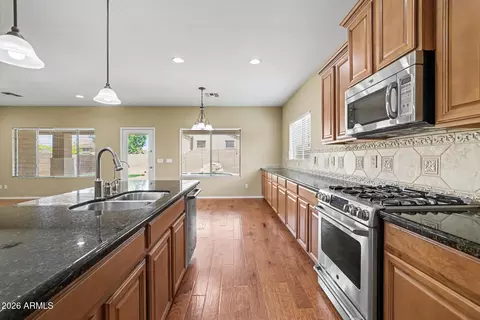 Kitchen - 2946 E Santa Fe Ln, Gilbert, AZ 85297 photo 2 of 3