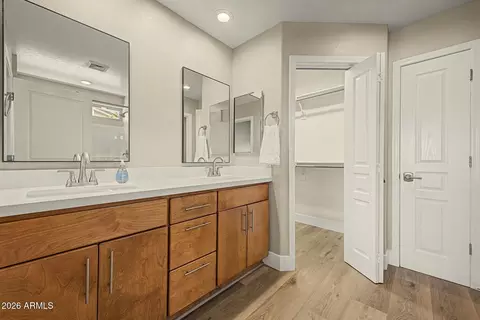 Bath - 4300 E Cassia Ln, Gilbert, AZ 85298 photo 1 of 3