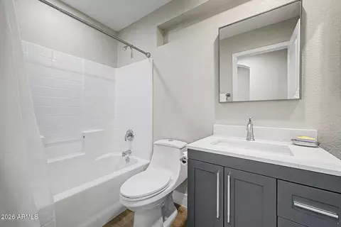 Bath - 4300 E Cassia Ln, Gilbert, AZ 85298 photo 3 of 3