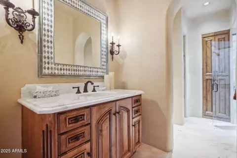Bath - 4836 E White Gates Dr, Phoenix, AZ 85018 photo 7 of 7