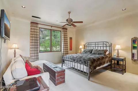 Bedroom - 4836 E White Gates Dr, Phoenix, AZ 85018 photo 6 of 10
