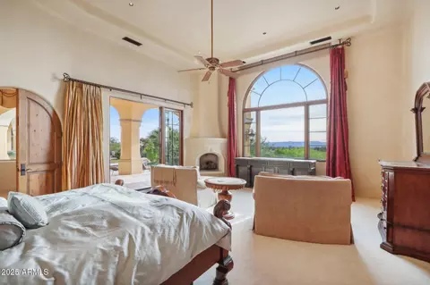 Bedroom - 4836 E White Gates Dr, Phoenix, AZ 85018 photo 5 of 10
