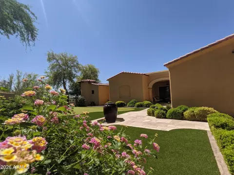 Exterior - 4836 E White Gates Dr, Phoenix, AZ 85018 photo 15 of 22