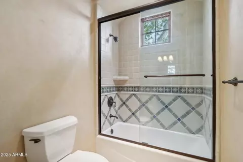 Bath - 4836 E White Gates Dr, Phoenix, AZ 85018 photo 4 of 7