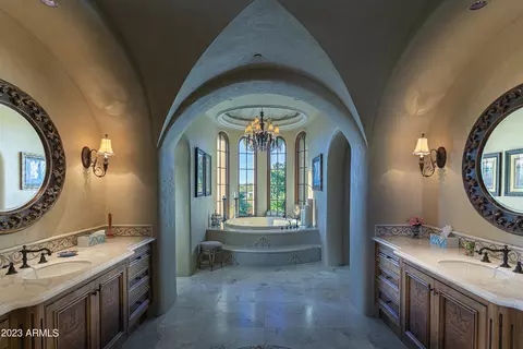 Bath - 4836 E White Gates Dr, Phoenix, AZ 85018 photo 1 of 7