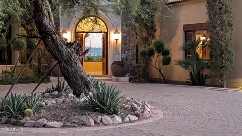 Exterior - 4836 E White Gates Dr, Phoenix, AZ 85018 photo 5 of 22