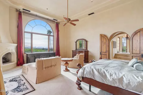 Bedroom - 4836 E White Gates Dr, Phoenix, AZ 85018 photo 4 of 10