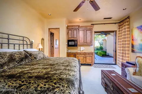 Bedroom - 4836 E White Gates Dr, Phoenix, AZ 85018 photo 1 of 10