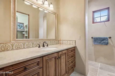 Bath - 4836 E White Gates Dr, Phoenix, AZ 85018 photo 3 of 7