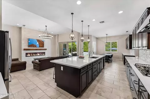9282 W Patrick Ln, Peoria, AZ 85383