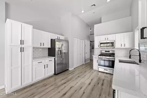 10359 E Davenport Dr, Scottsdale, AZ 85260