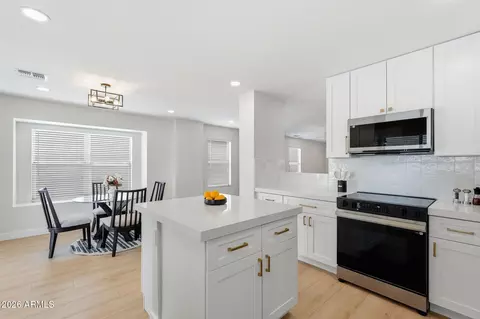 Kitchen - 2300 W 22nd Ave, Apache Junction, AZ 85120 photo 4 of 5