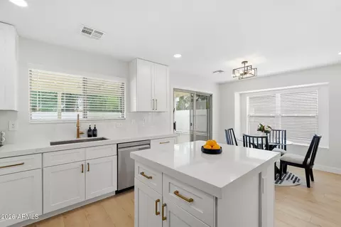 Kitchen - 2300 W 22nd Ave, Apache Junction, AZ 85120 photo 3 of 5