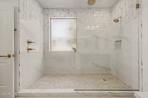 Bath - 2992 E Camellia Dr, Gilbert, AZ 85296 photo 3 of 7