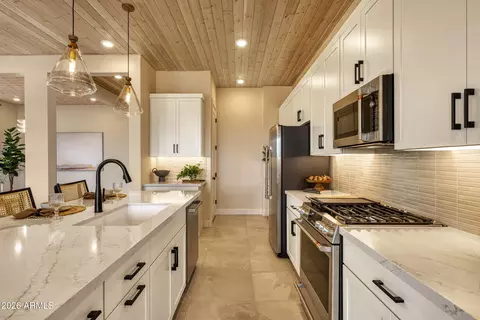 Kitchen - 1434 E Coconino Way, Gilbert, AZ 85298 photo 2 of 2