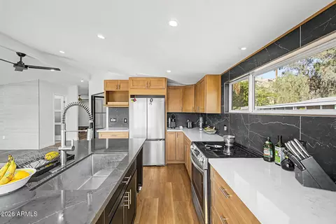 2233 E Behrend Dr #34, Phoenix, AZ 85024 photo 8