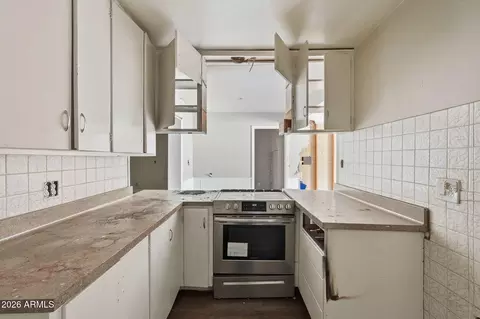 Kitchen - 1723 W Cheryl Dr, Phoenix, AZ 85021 photo 3 of 5