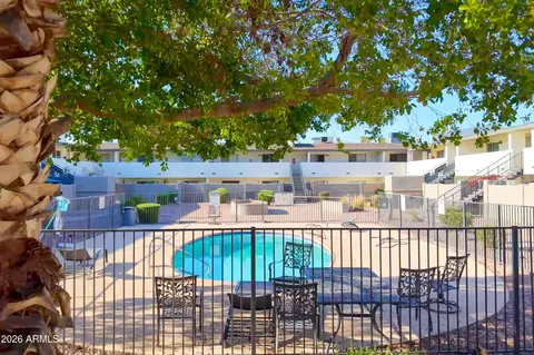 810 E Colter St, Phoenix, AZ 85014 photo 2