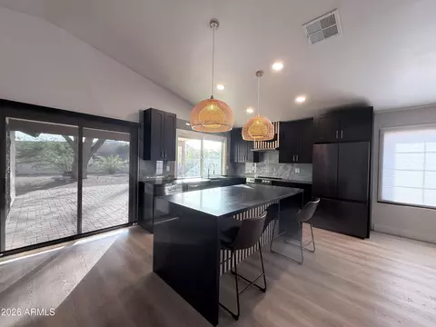 1604 N El Camino Dr, Tempe, AZ 85288