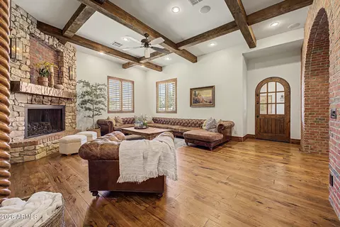 Living - 2476 E Linda Ct, Gilbert, AZ 85234 photo 2 of 6