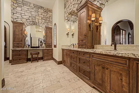 Bath - 2476 E Linda Ct, Gilbert, AZ 85234 photo 7 of 12