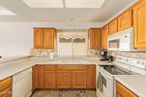 Kitchen - 11360 E Keats Ave #4, Mesa, AZ 85209 photo 2 of 3