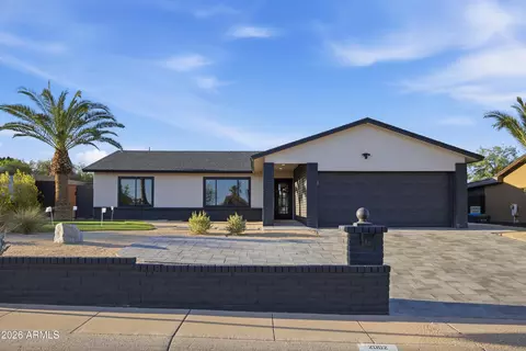 Exterior - 2002 E Vista Dr, Phoenix, AZ 85022 photo 5 of 7