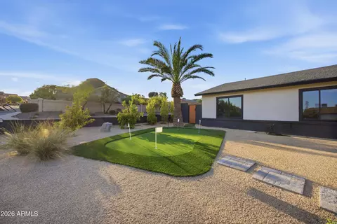 Exterior - 2002 E Vista Dr, Phoenix, AZ 85022 photo 6 of 7