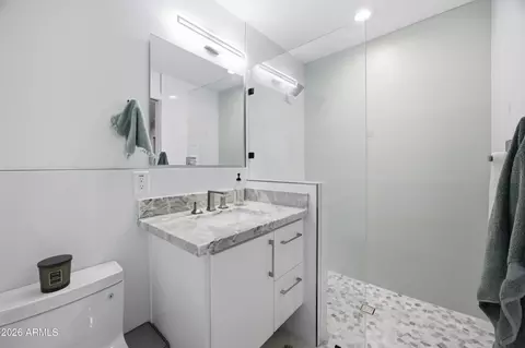 Bath - 2002 E Vista Dr, Phoenix, AZ 85022 photo 6 of 7